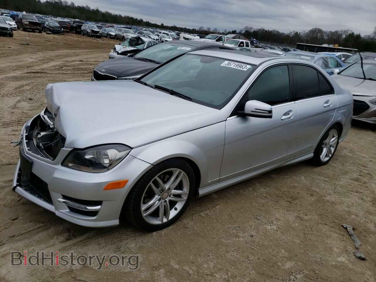 Photo WDDGF8BBXCR200254 - MERCEDES-BENZ C-CLASS 2012