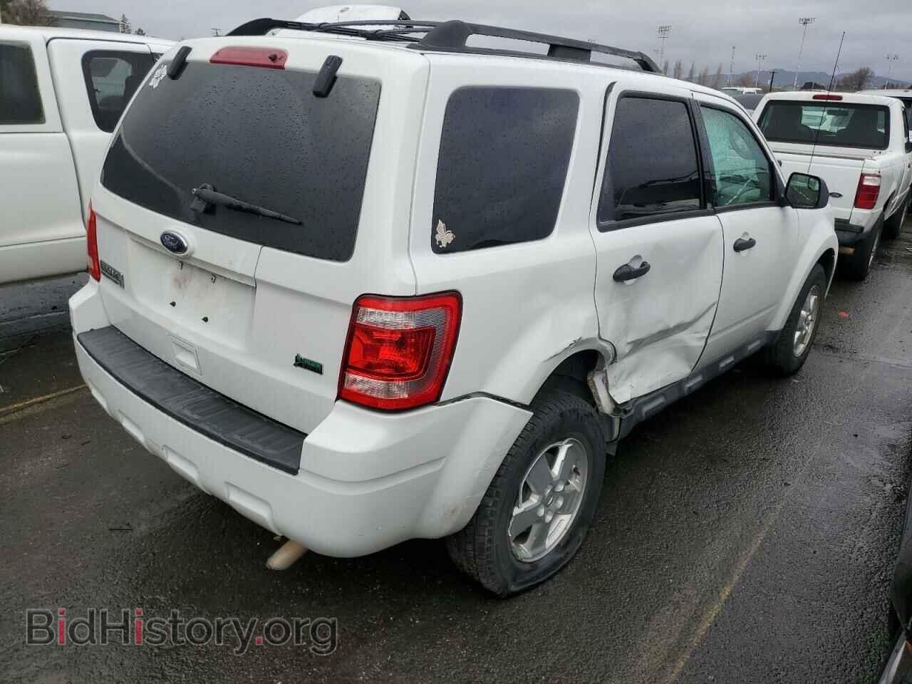2011 FORD ESCAPE - VIN: 1FMCU0DG3BKA16253 - Фото 3