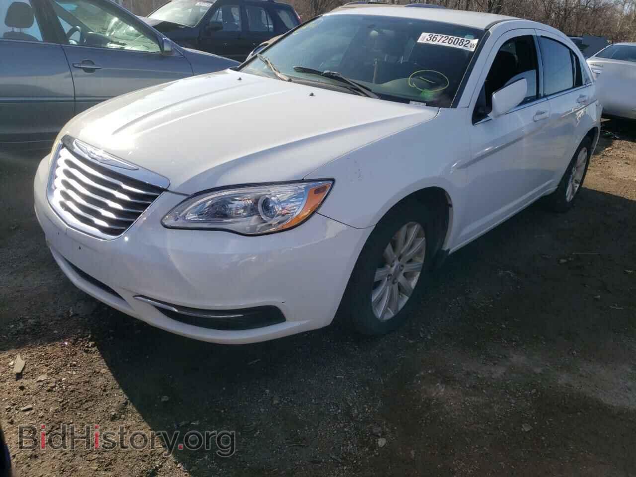 2013 CHRYSLER 200 - VIN: 1C3CCBBG5DN556487 - Фото 2