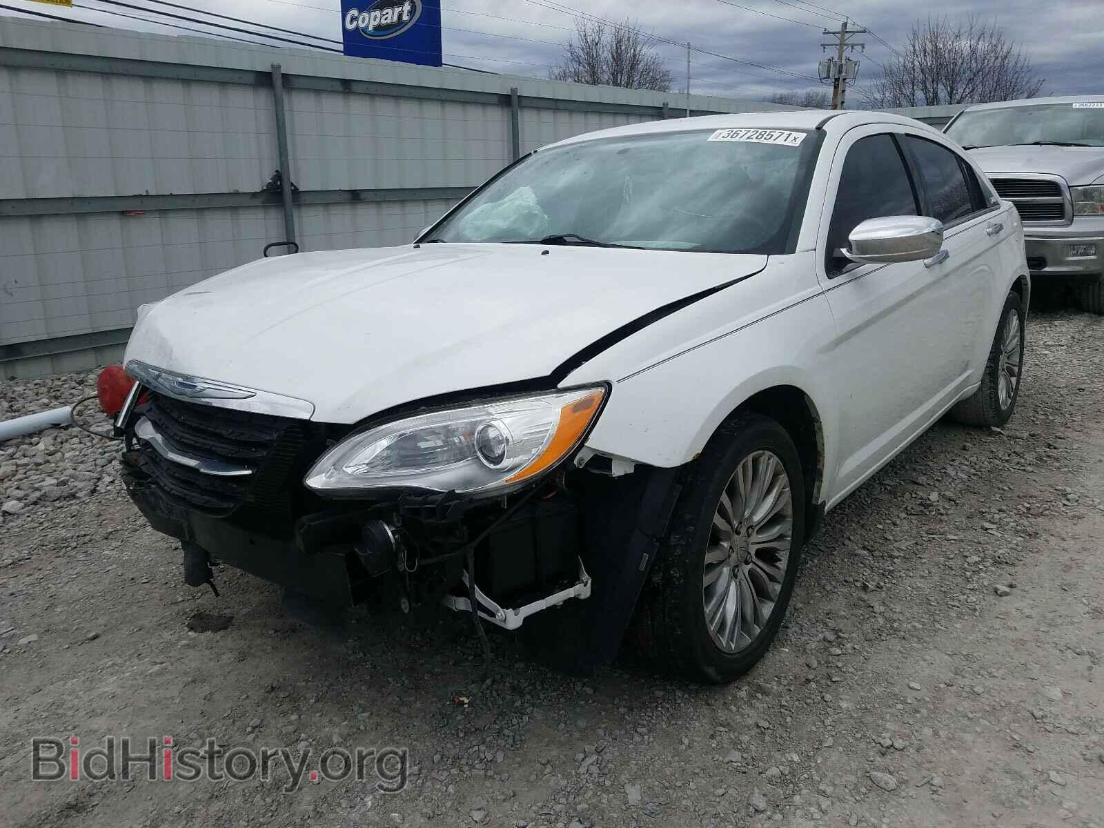 2013 CHRYSLER 200 - VIN: 1C3CCBCG0DN578010 - Фото 2