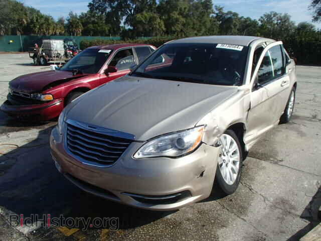 2013 CHRYSLER 200 - VIN: 1C3CCBAB3DN641804 - Фото 2
