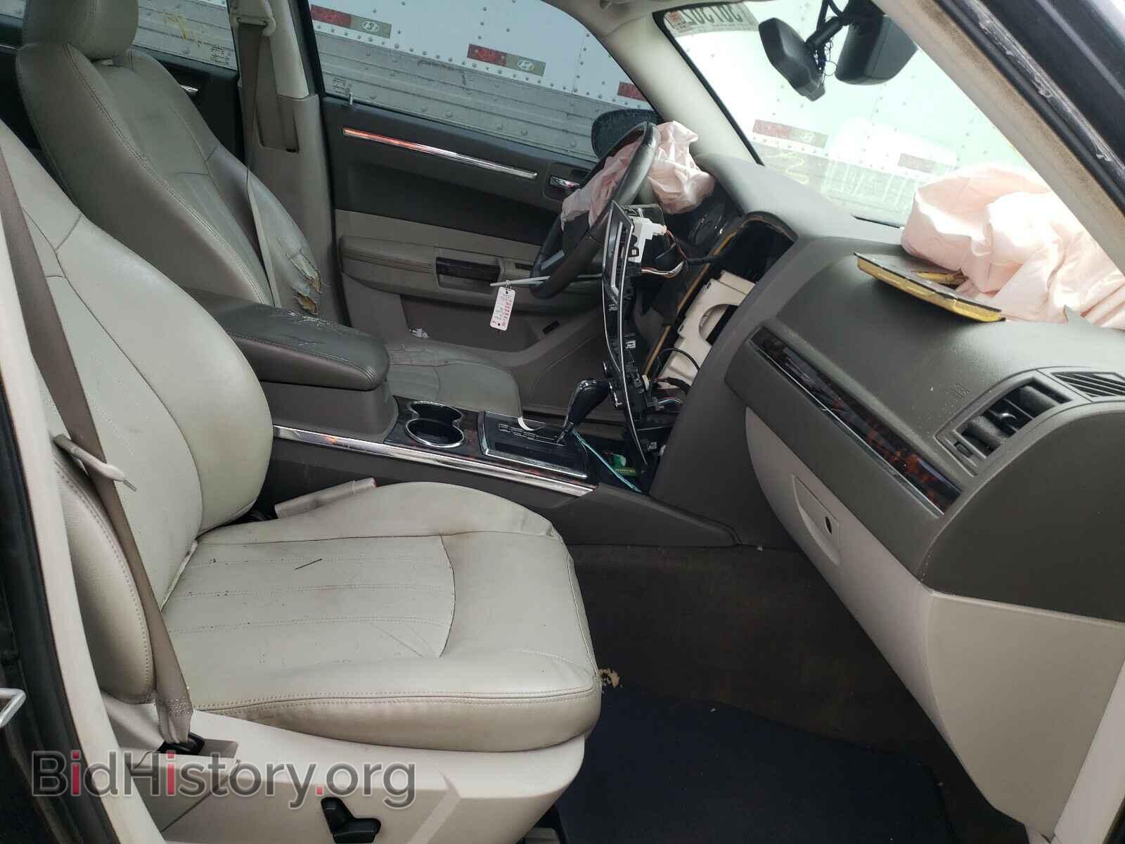 2008 CHRYSLER 300 - VIN: 2C3KA63H38H135902 - Фото 5