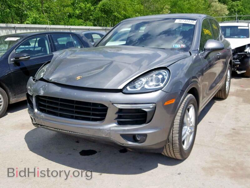 2016 Porsche CAYENNE (VIN WP1AA2A28GLA09209) — photo 2 of 10