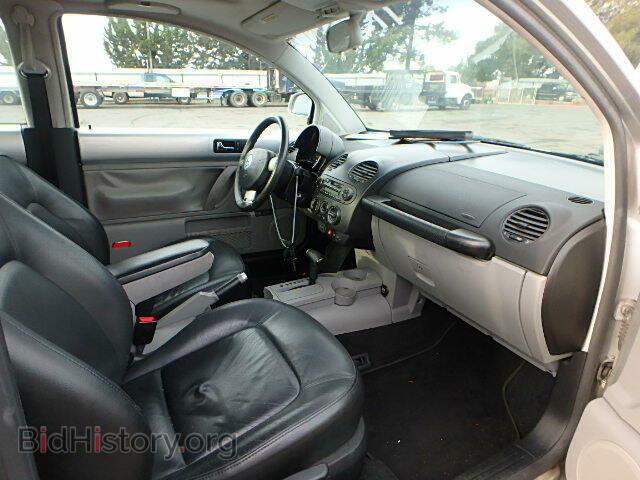 2000 VOLKSWAGEN BEETLE - VIN: 3VWCC21C8YM499659 - Фото 5