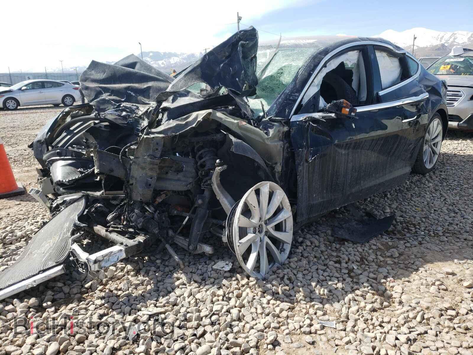 2018 TESLA MODEL 3 - VIN: 5YJ3E1EBXJF117134 - Фото 2