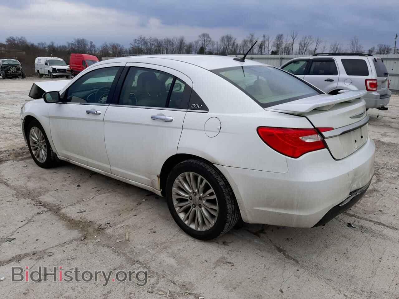 2011 CHRYSLER 200 - VIN: 1C3BC2FGXBN571621 - Фото 2
