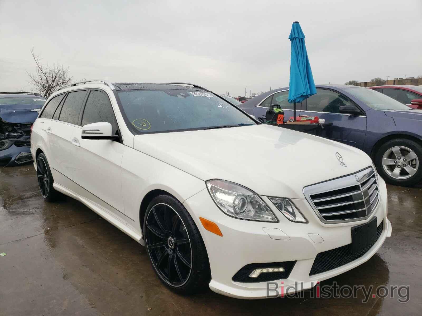 Photo WDDHH8HBXBA369371 - MERCEDES-BENZ E CLASS 2011