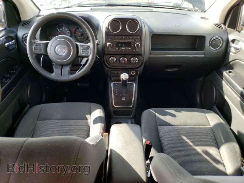 2012 Jeep COMPASS (VIN 1C4NJCBA5CD637196) — photo 8 of 14