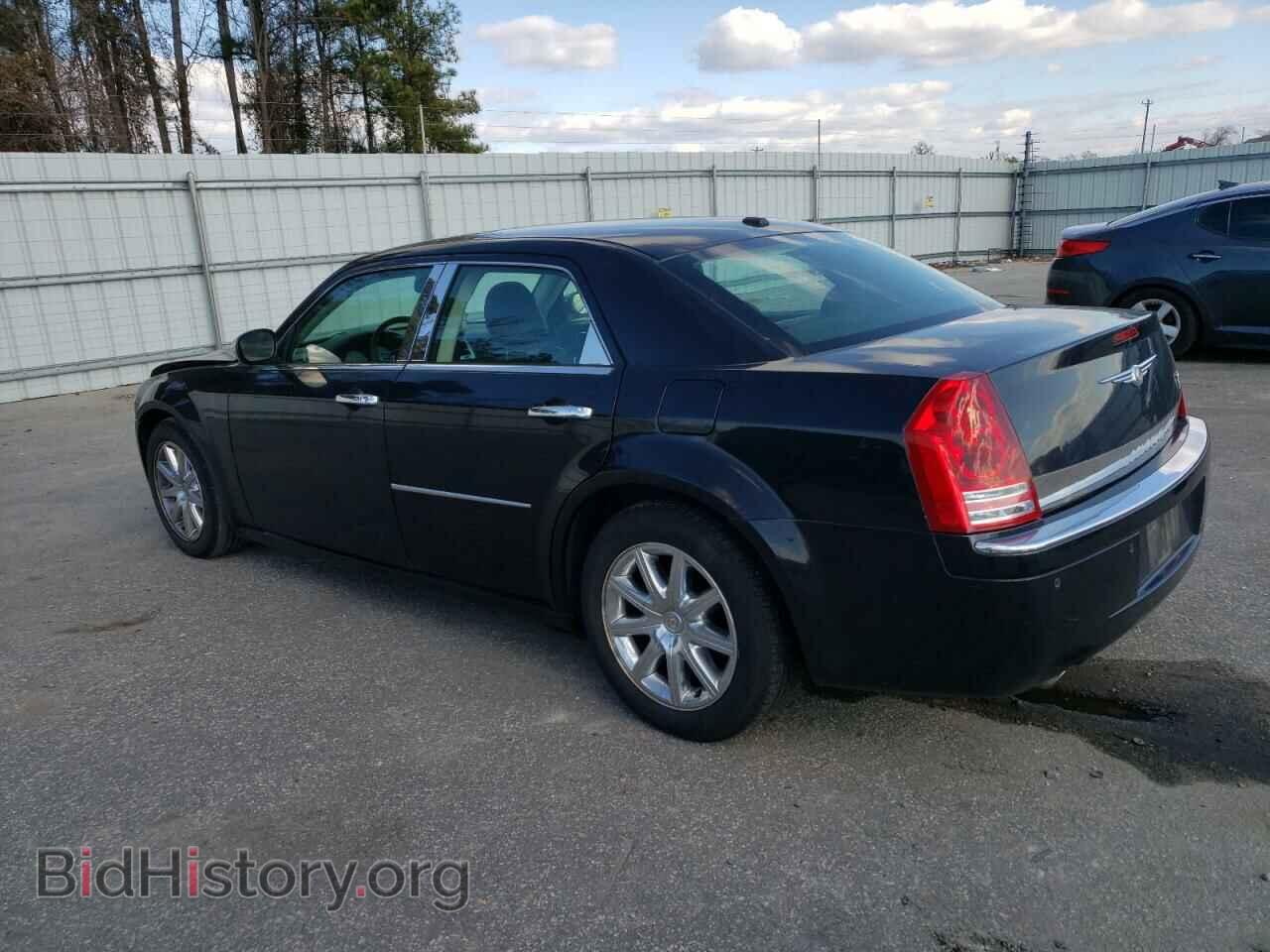 2010 CHRYSLER 300 - VIN: 2C3CA6CT7AH206016 - Фото 2