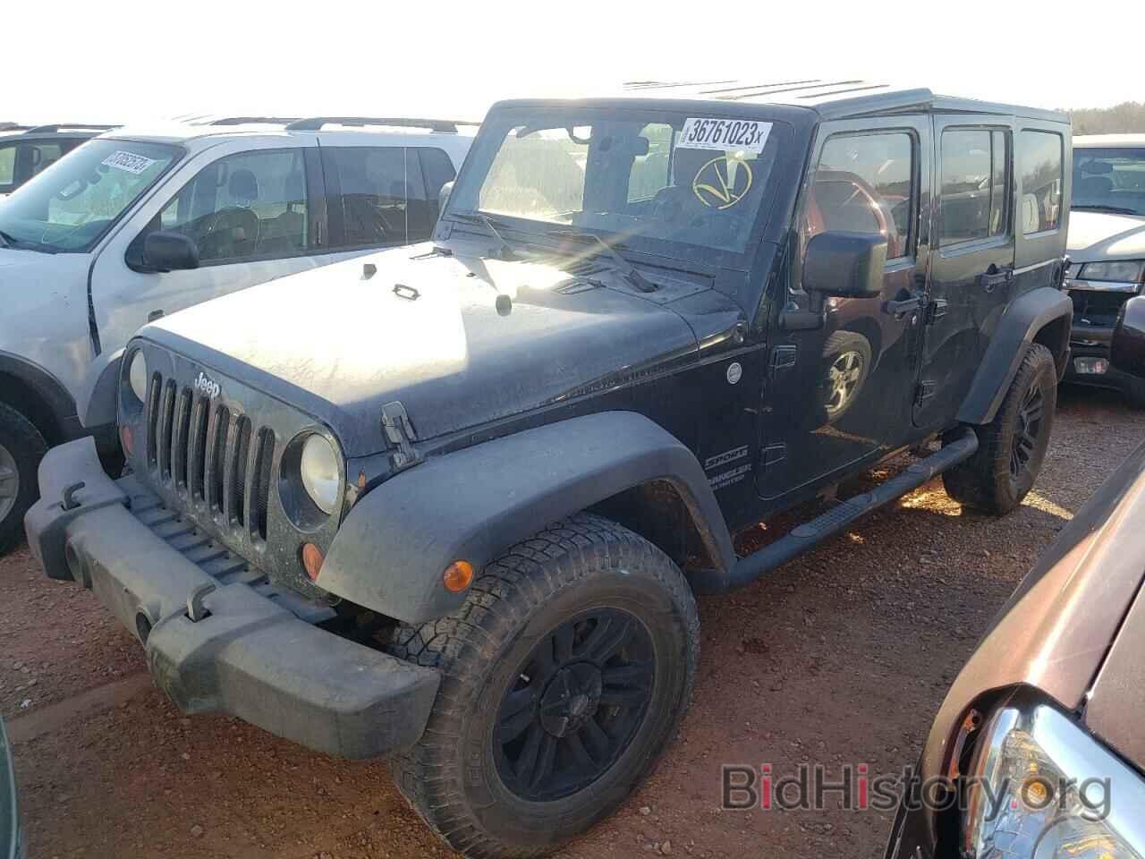 Photo 1J4BA3H11AL107623 - JEEP WRANGLER 2010