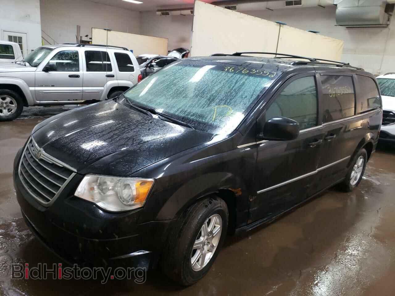 2009 CHRYSLER MINIVAN - VIN: 2A8HR54149R653032 - Фото 2