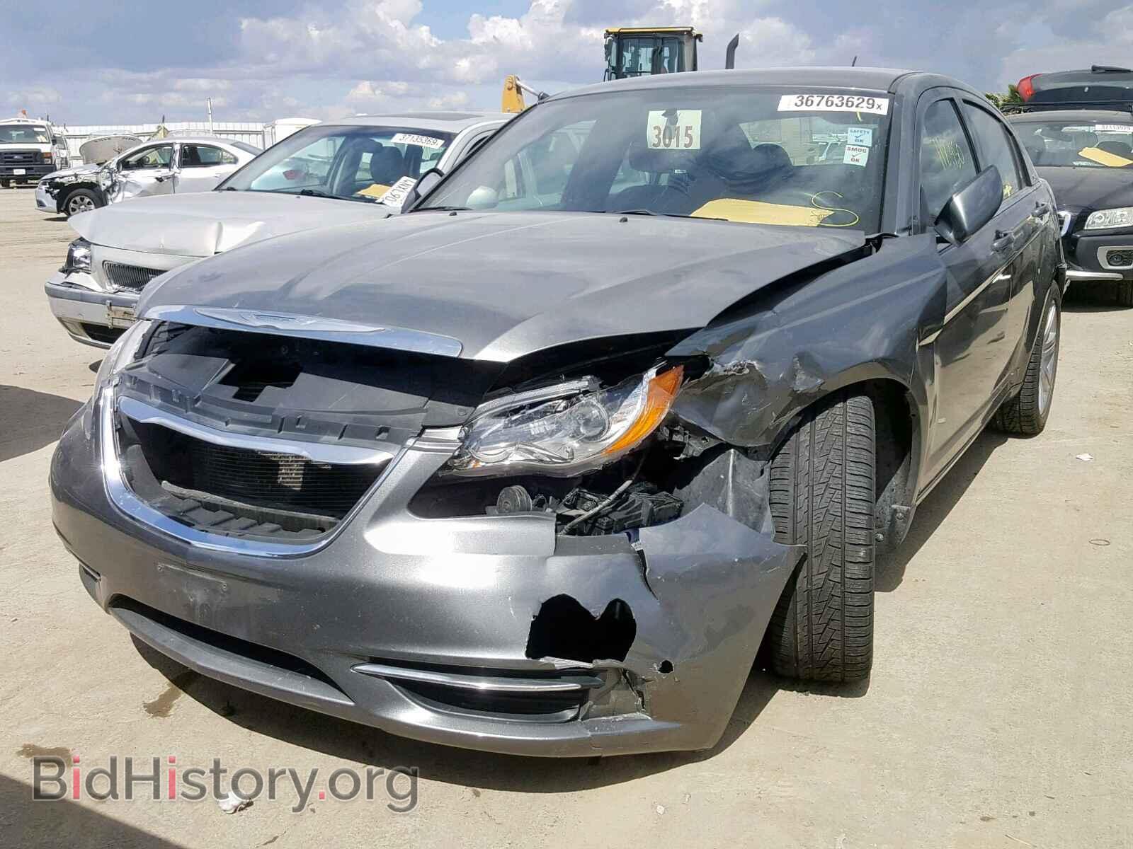 2013 CHRYSLER 200 - VIN: 1C3CCBAB8DN698337 - Photo 2