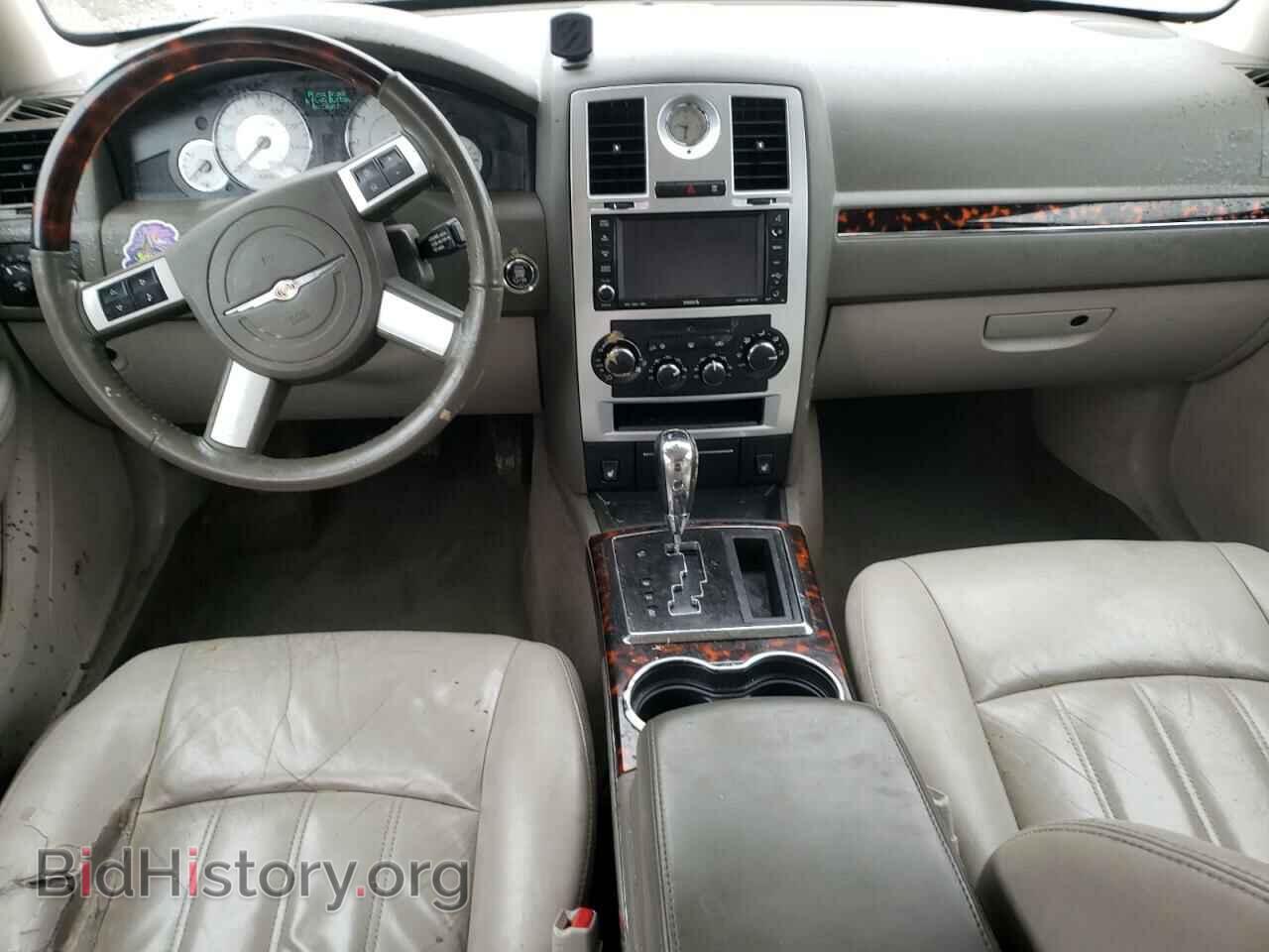 2010 CHRYSLER 300 - VIN: 2C3CA6CT6AH148562 - Фото 8