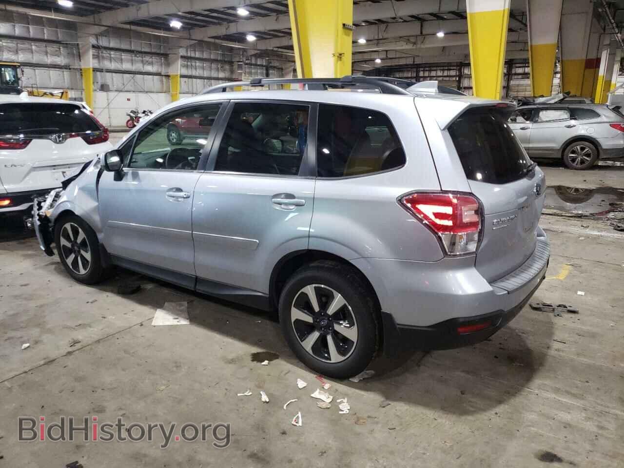 2017 SUBARU FORESTER - VIN: JF2SJARC5HH558188 - Фото 2
