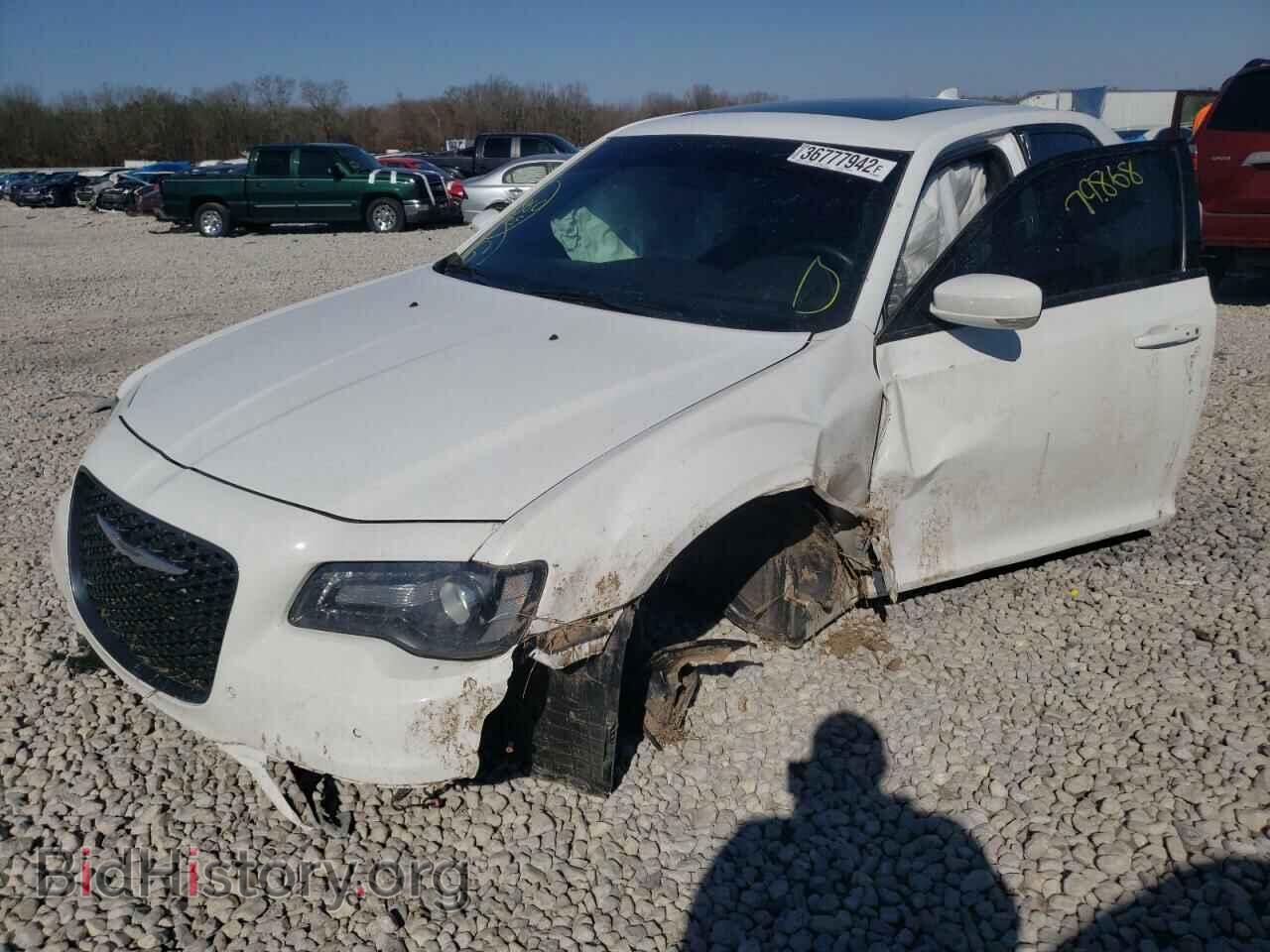 2018 CHRYSLER 300 - VIN: 2C3CCABG4JH240545 - Фото 9