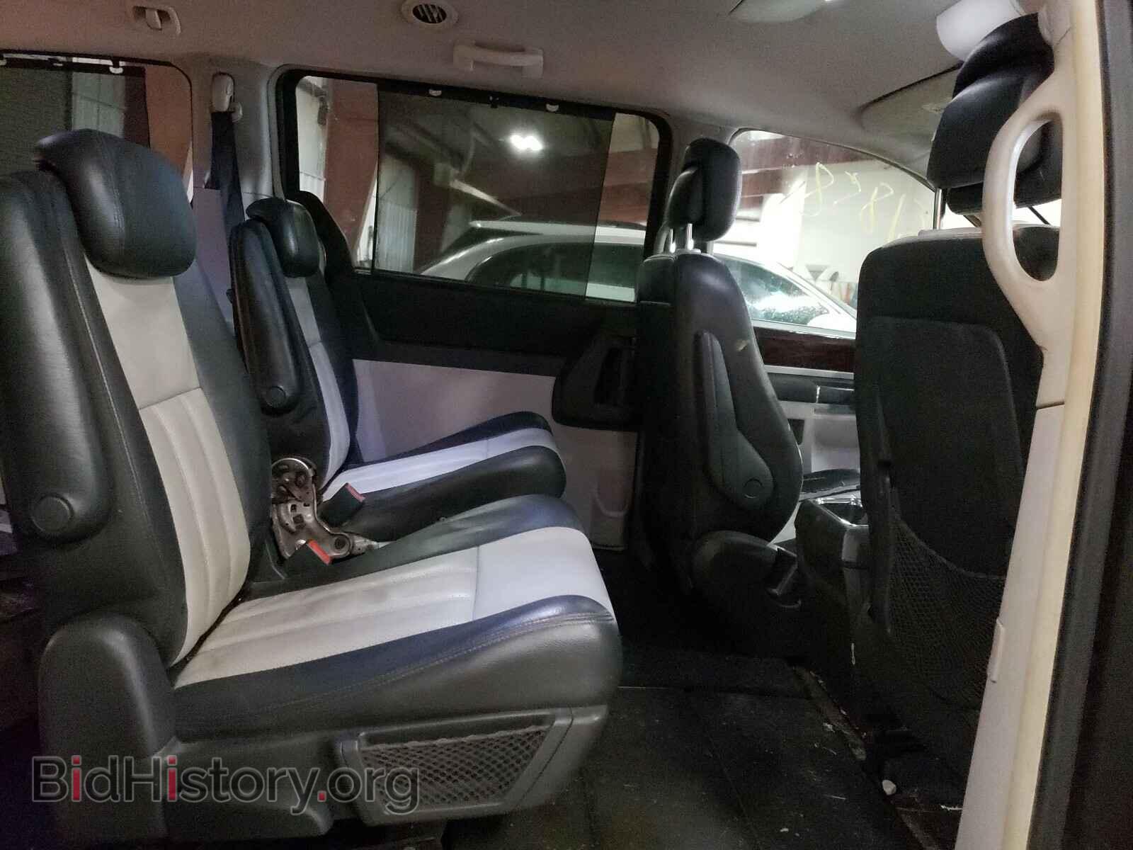 2010 CHRYSLER MINIVAN - VIN: 2A4RR8DX0AR448775 - Фото 6