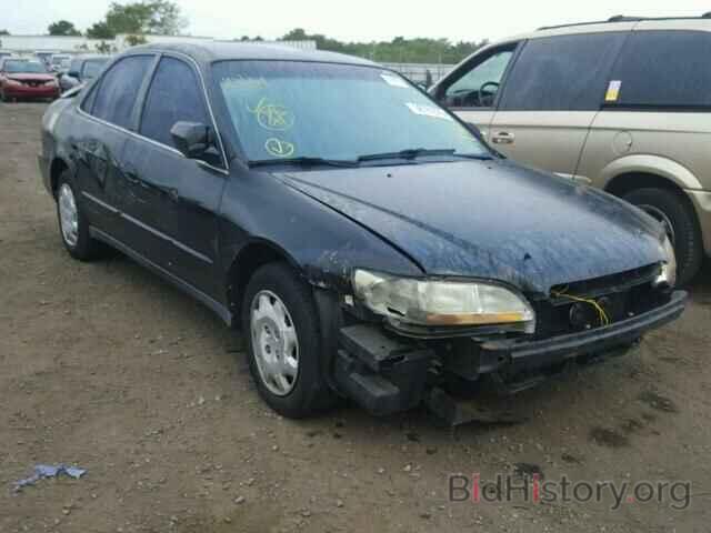 Photo 1HGCG6650XA127089 - HONDA ACCORD 1999