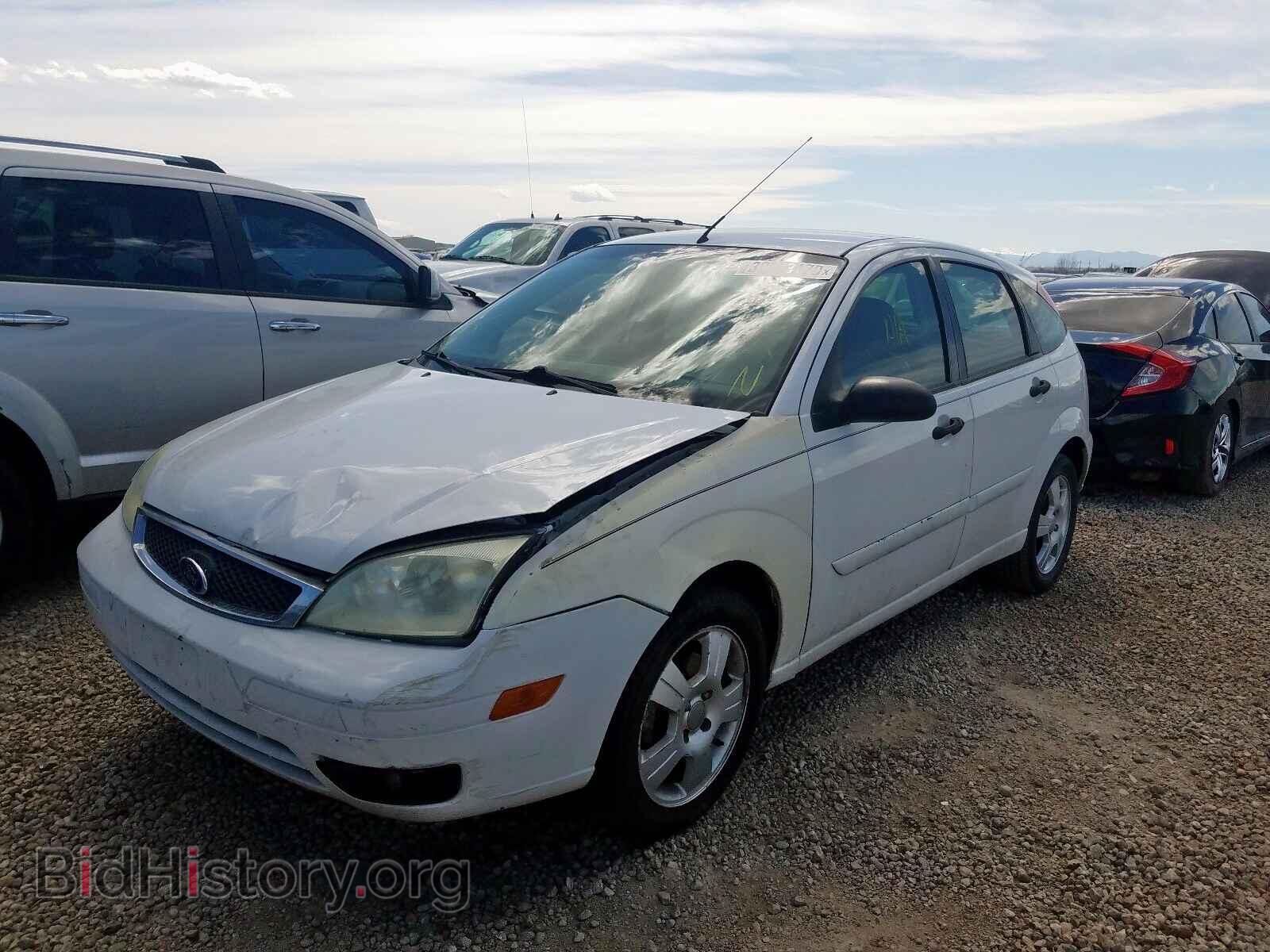 2005 FORD FOCUS - VIN: 3FAFP37N75R108668 - Фото 2