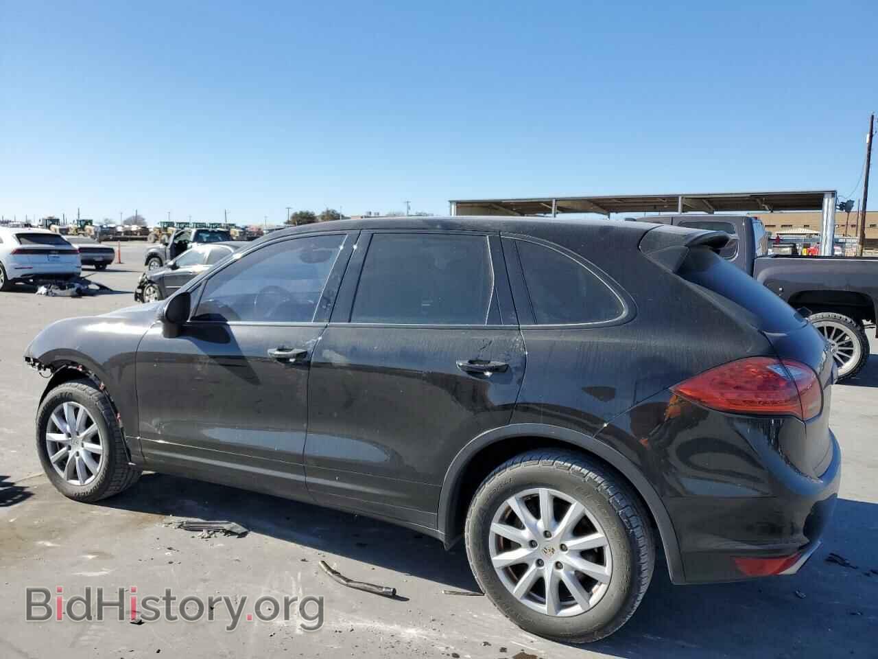2011 PORSCHE CAYENNE - VIN: WP1AA2A21BLA04927 - Photo 2