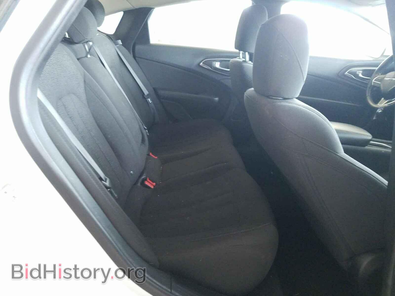 2015 CHRYSLER 200 - VIN: 1C3CCCAB5FN666311 - Фото 6