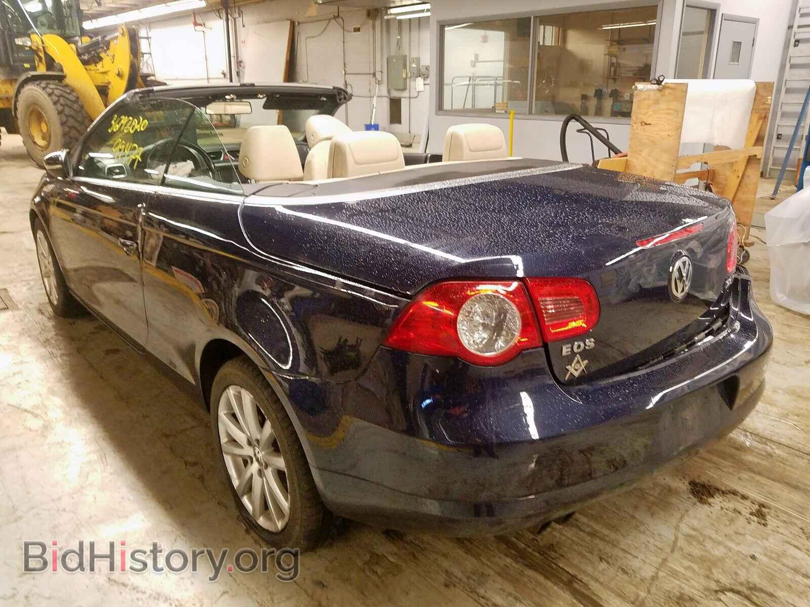 2011 VOLKSWAGEN EOS - VIN: WVWBW7AH1BV002575 - Фото 3
