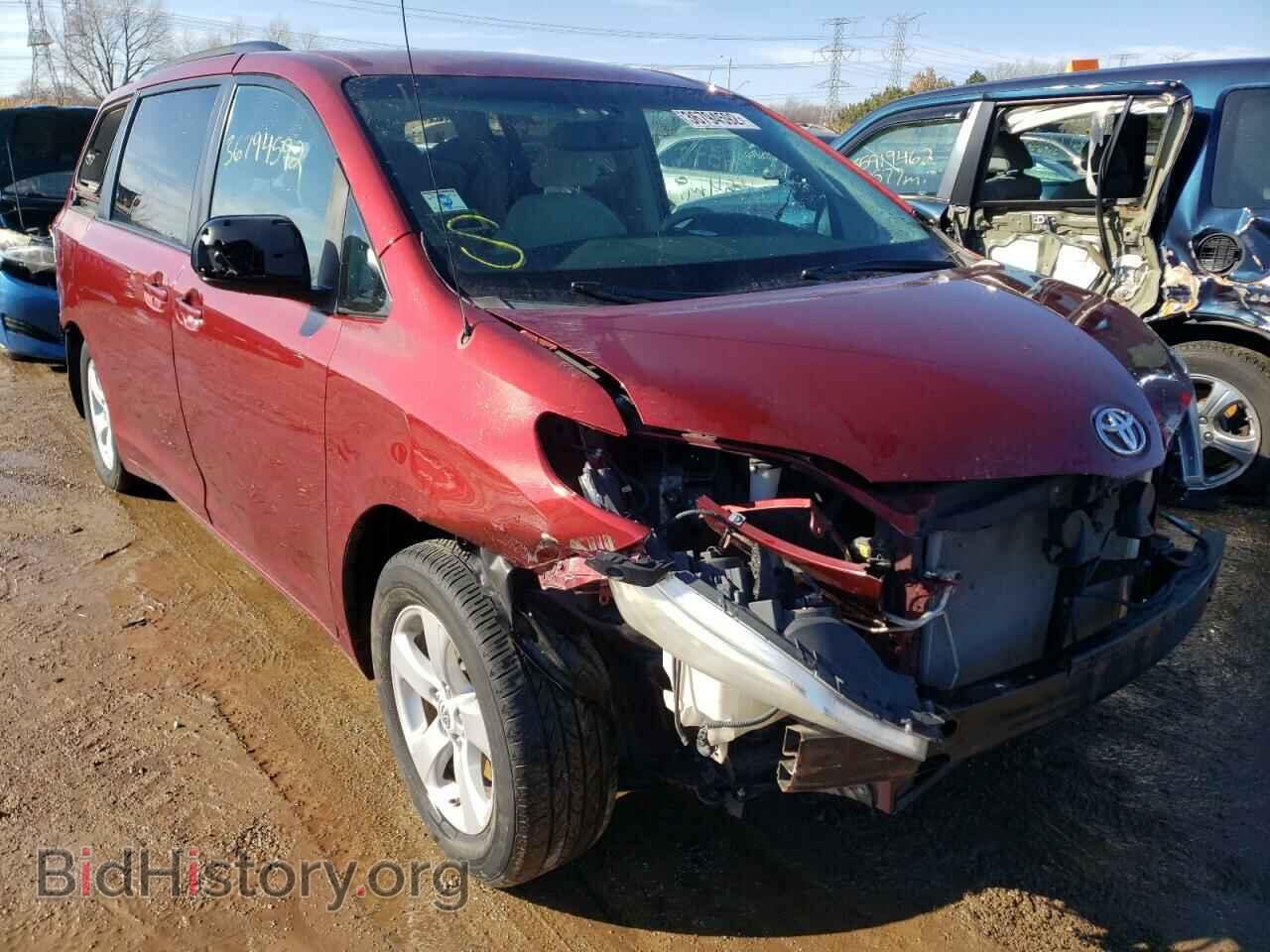 Photo 5TDKK3DC1BS022629 - TOYOTA SIENNA 2011