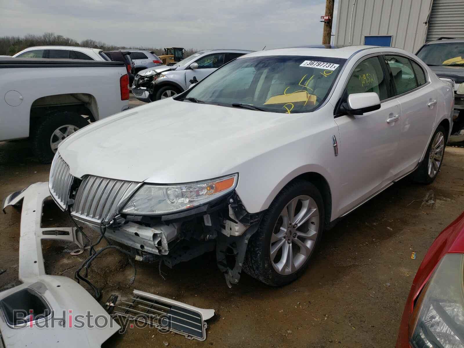 2010 LINCOLN MKS - VIN: 1LNHL9FT0AG605835 - Фото 2
