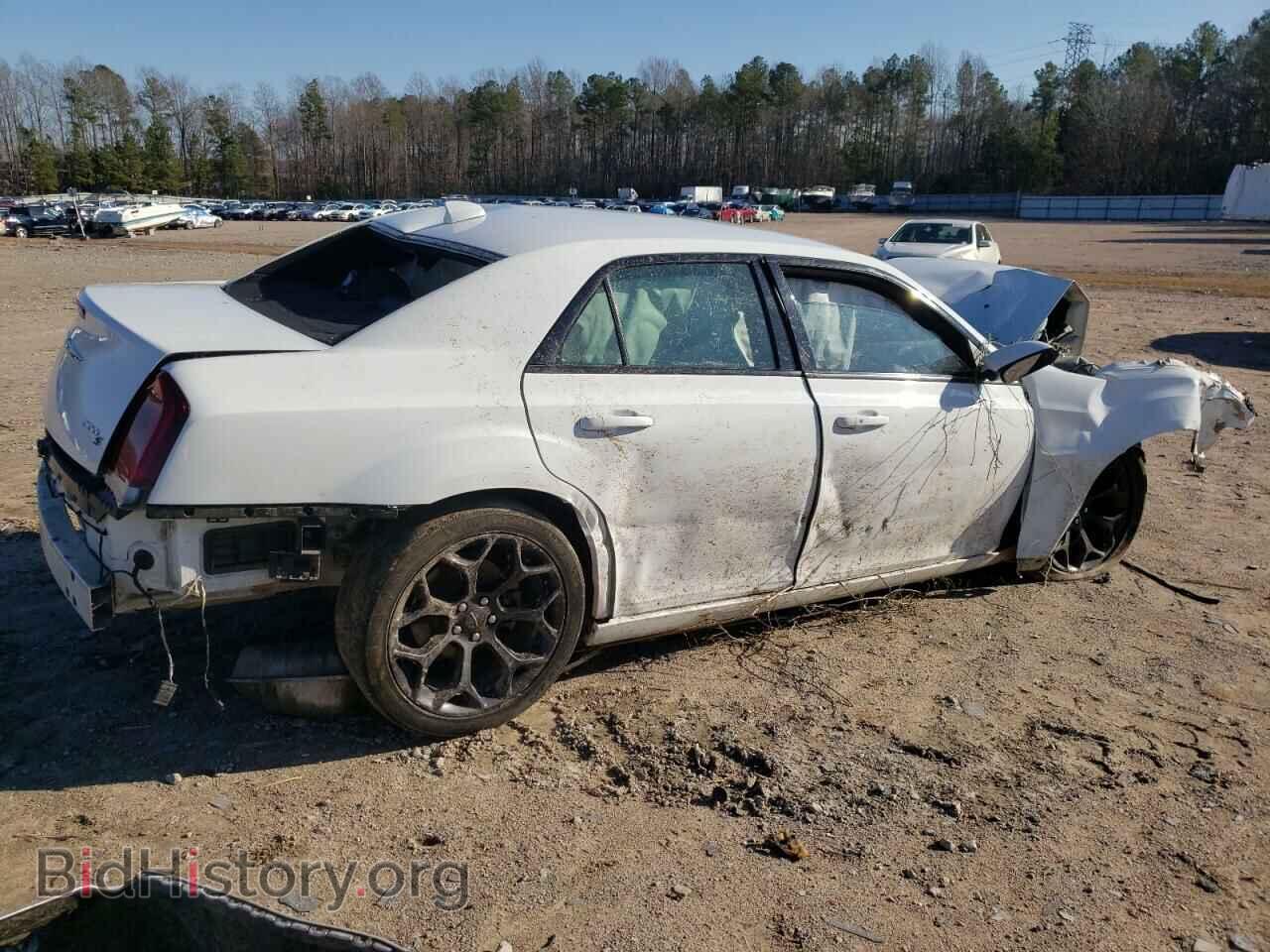 2019 CHRYSLER 300 - VIN: 2C3CCABG2KH635096 - Photo 3