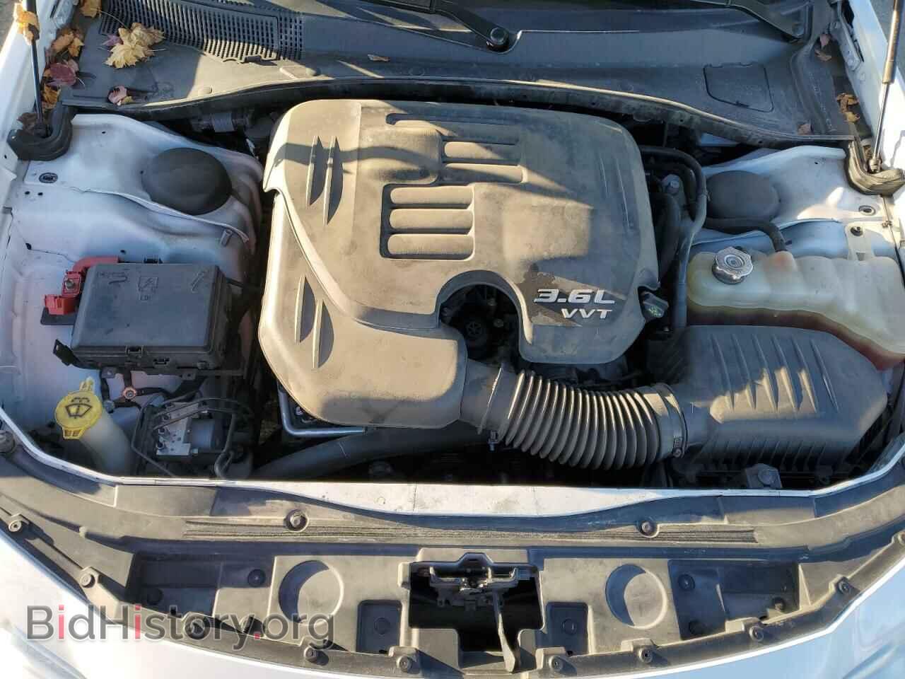 2018 CHRYSLER 300 - VIN: 2C3CCAAG8JH330900 - Фото 11