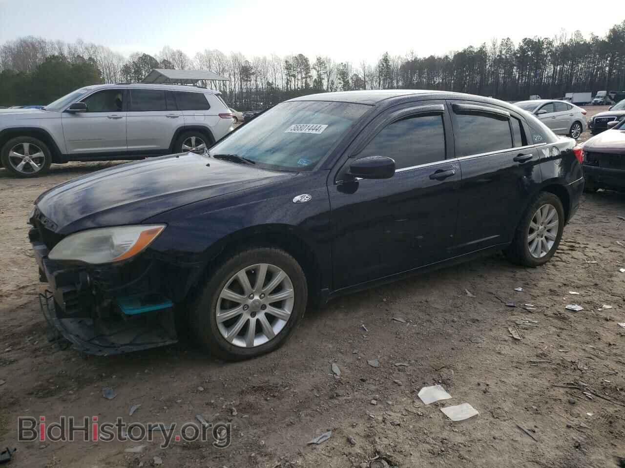 Photo 1C3BC1FB3BN500176 - CHRYSLER 200 2011
