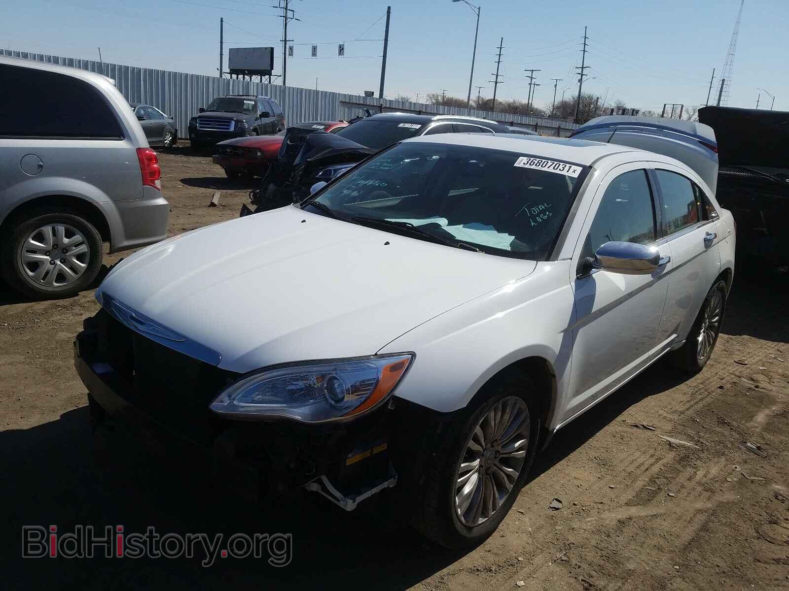 2012 CHRYSLER 200 - VIN: 1C3CCBCB9CN302878 - Фото 2