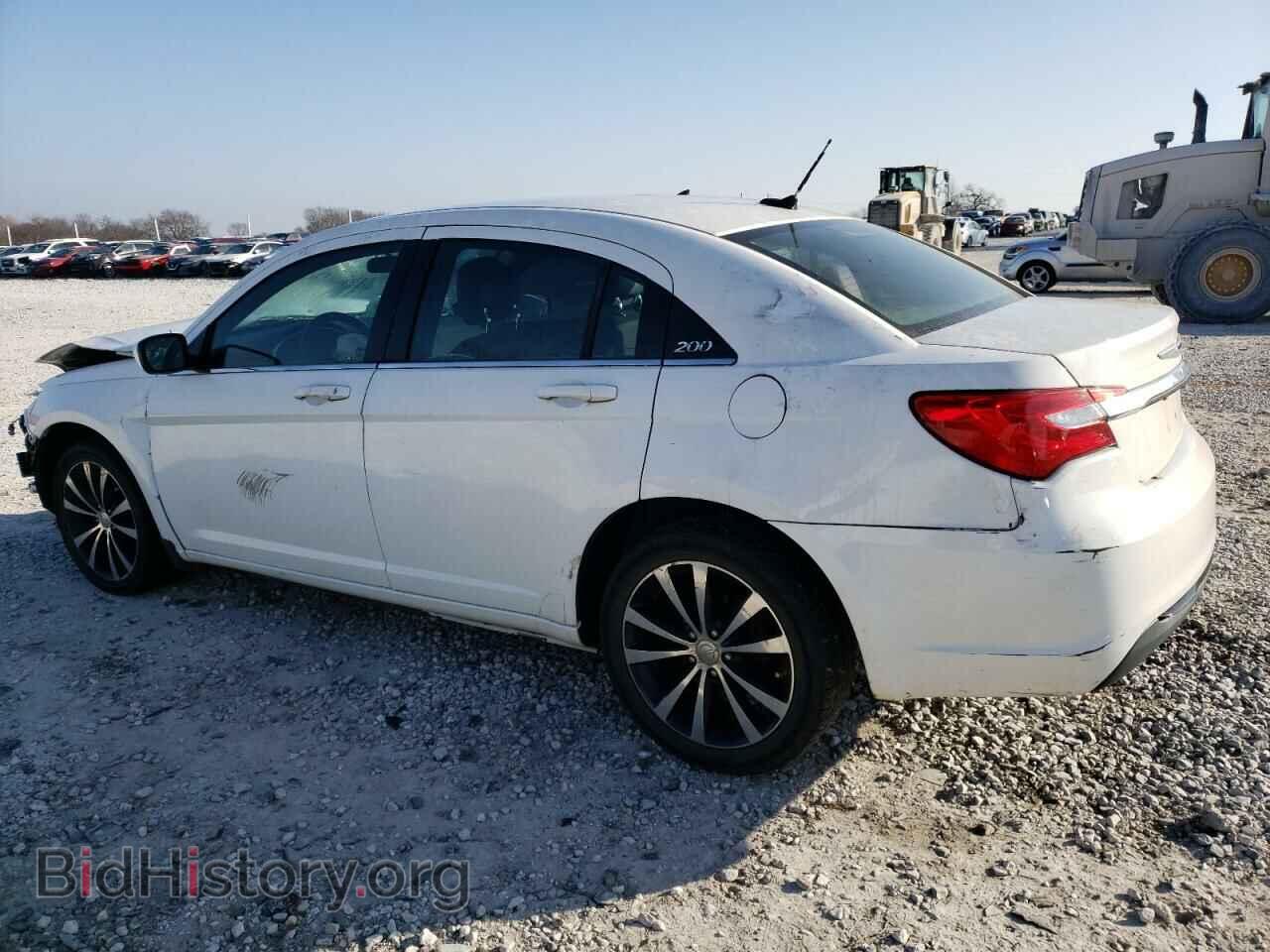 2013 CHRYSLER 200 - VIN: 1C3CCBBB4DN744924 - Фото 2