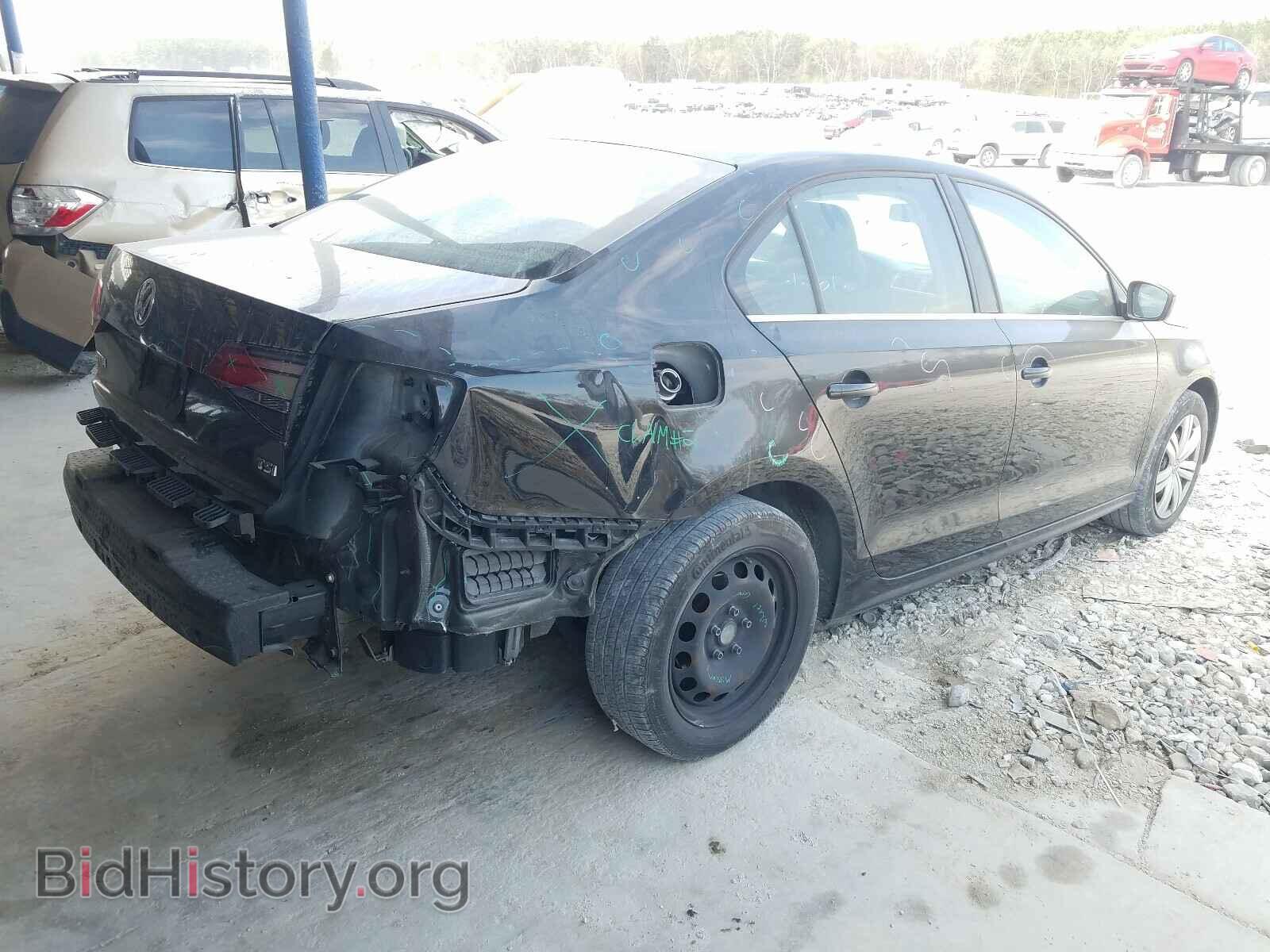 2017 VOLKSWAGEN JETTA - VIN: 3VW2B7AJXHM213014 - Photo 4