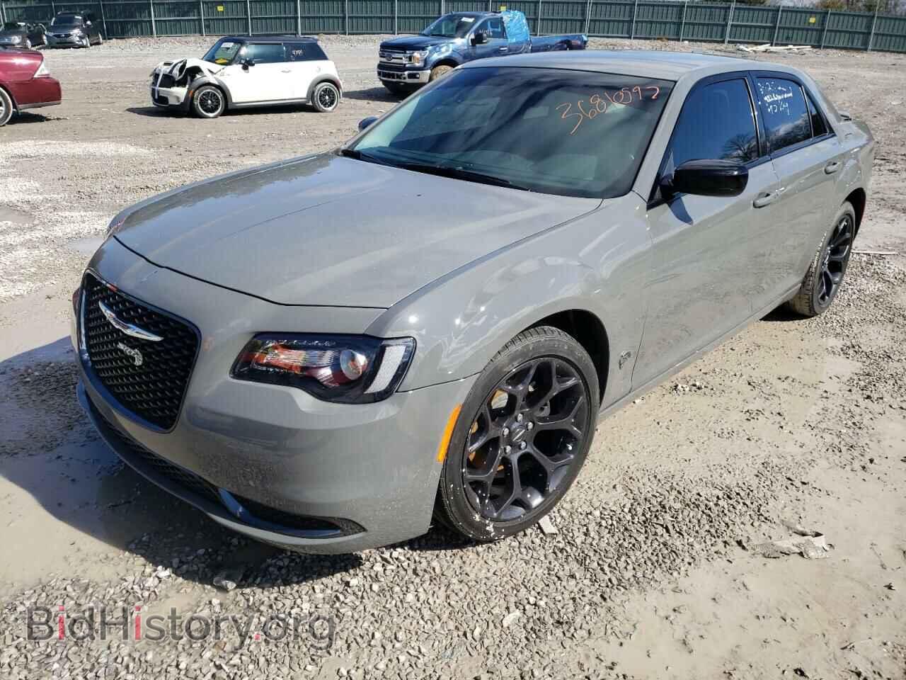 2019 CHRYSLER 300 - VIN: 2C3CCAAG9KH612156 - Фото 2
