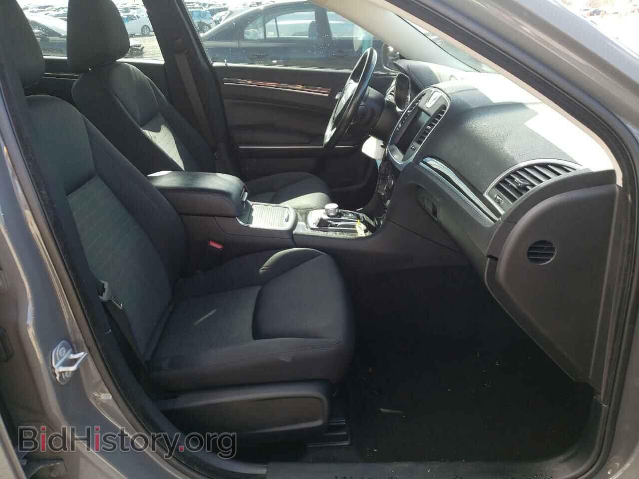 2019 CHRYSLER 300 - VIN: 2C3CCAAG9KH612156 - Фото 5