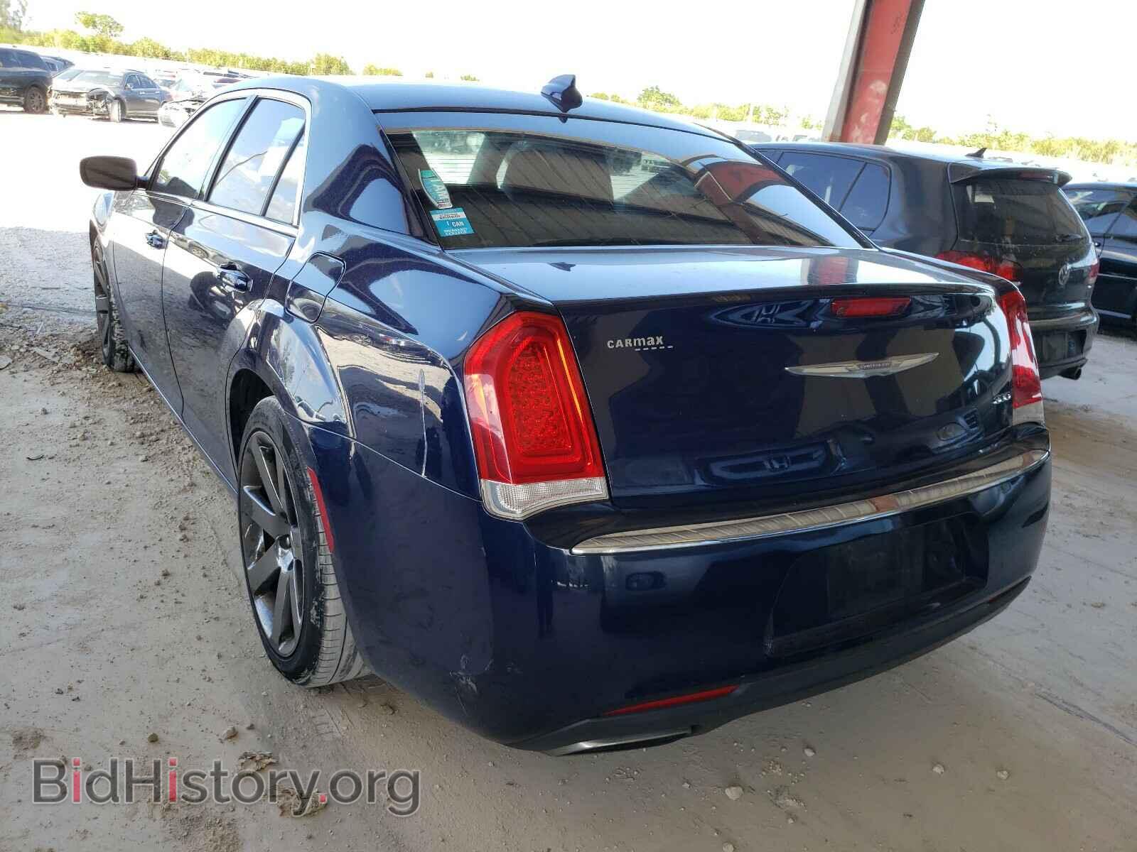 2016 CHRYSLER 300 - VIN: 2C3CCAAGXGH235442 - Фото 3
