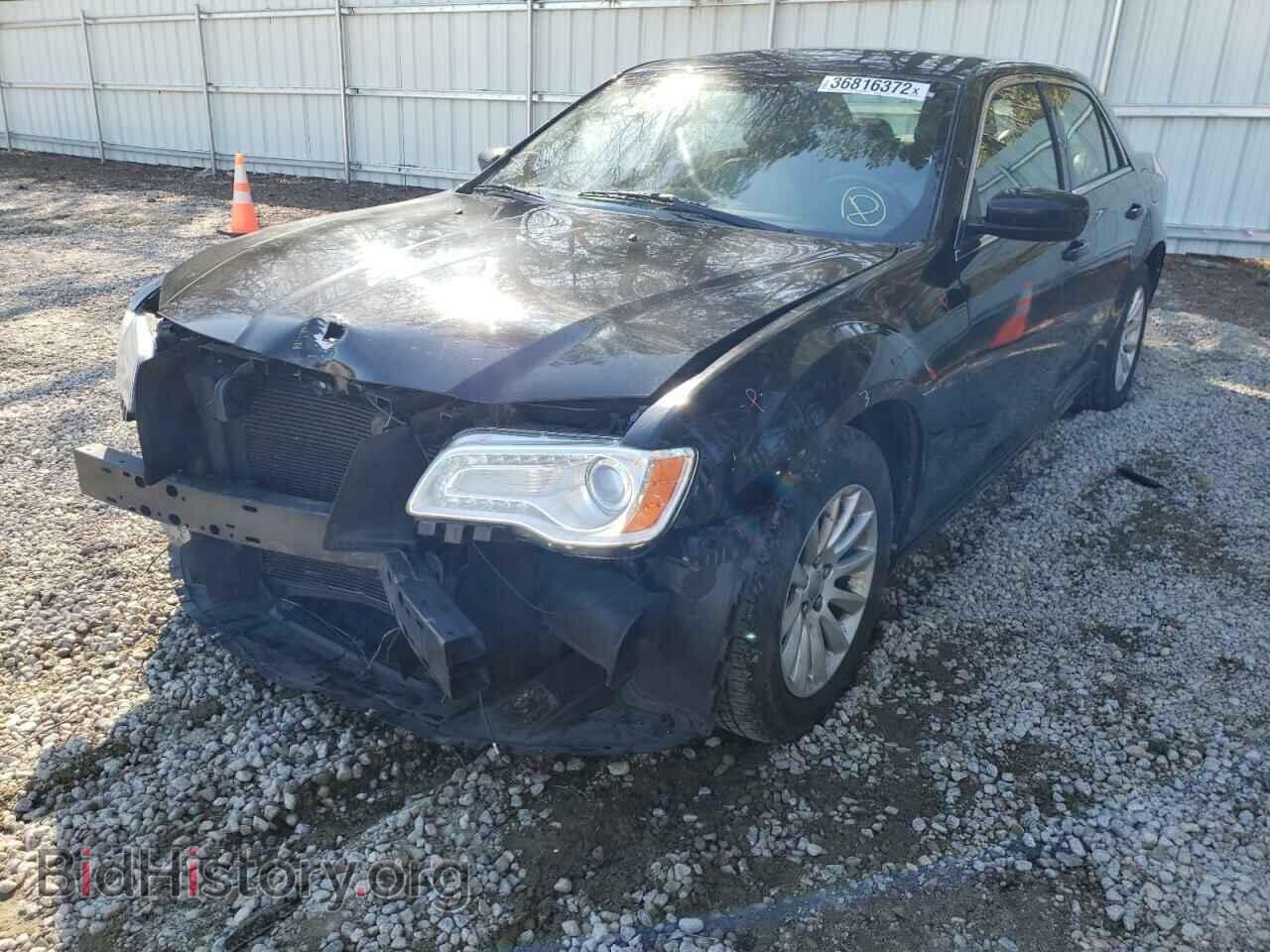 2013 CHRYSLER 300 - VIN: 2C3CCAAG4DH588917 - Фото 2