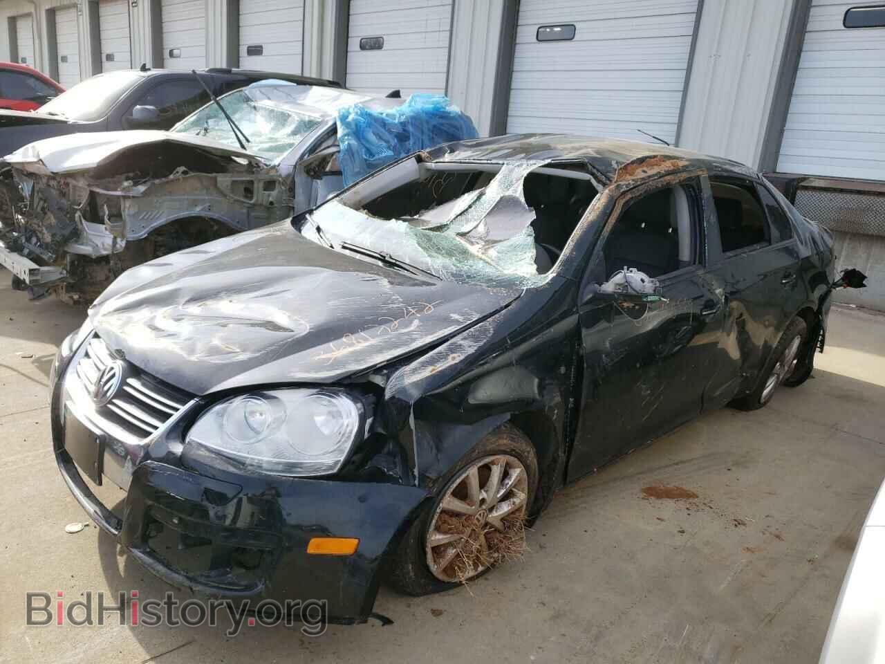 2010 VOLKSWAGEN JETTA - VIN: 3VWAX7AJ7AM103606 - Фото 2