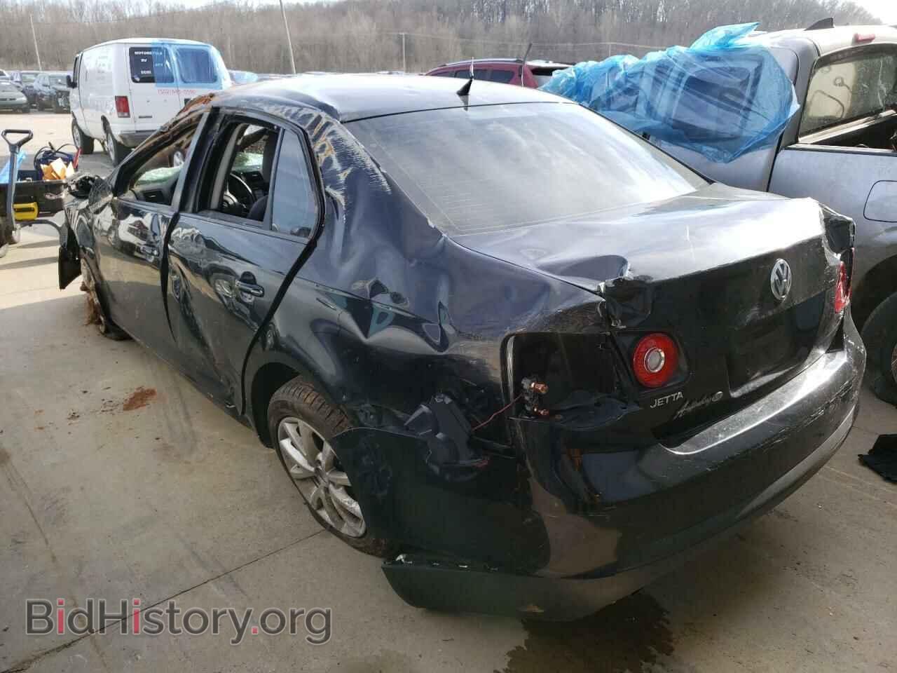 2010 VOLKSWAGEN JETTA - VIN: 3VWAX7AJ7AM103606 - Фото 3
