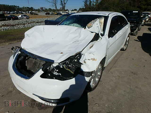 2013 CHRYSLER 200 - VIN: 1C3CCBAB2DN671800 - Фото 2
