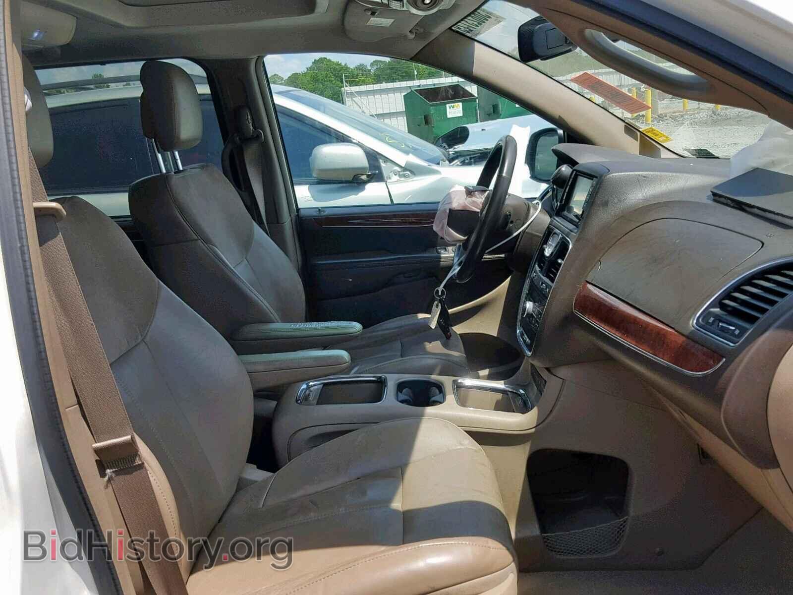 2011 CHRYSLER TOWN & COU - VIN: 2A4RR6DG3BR760563 - Фото 5