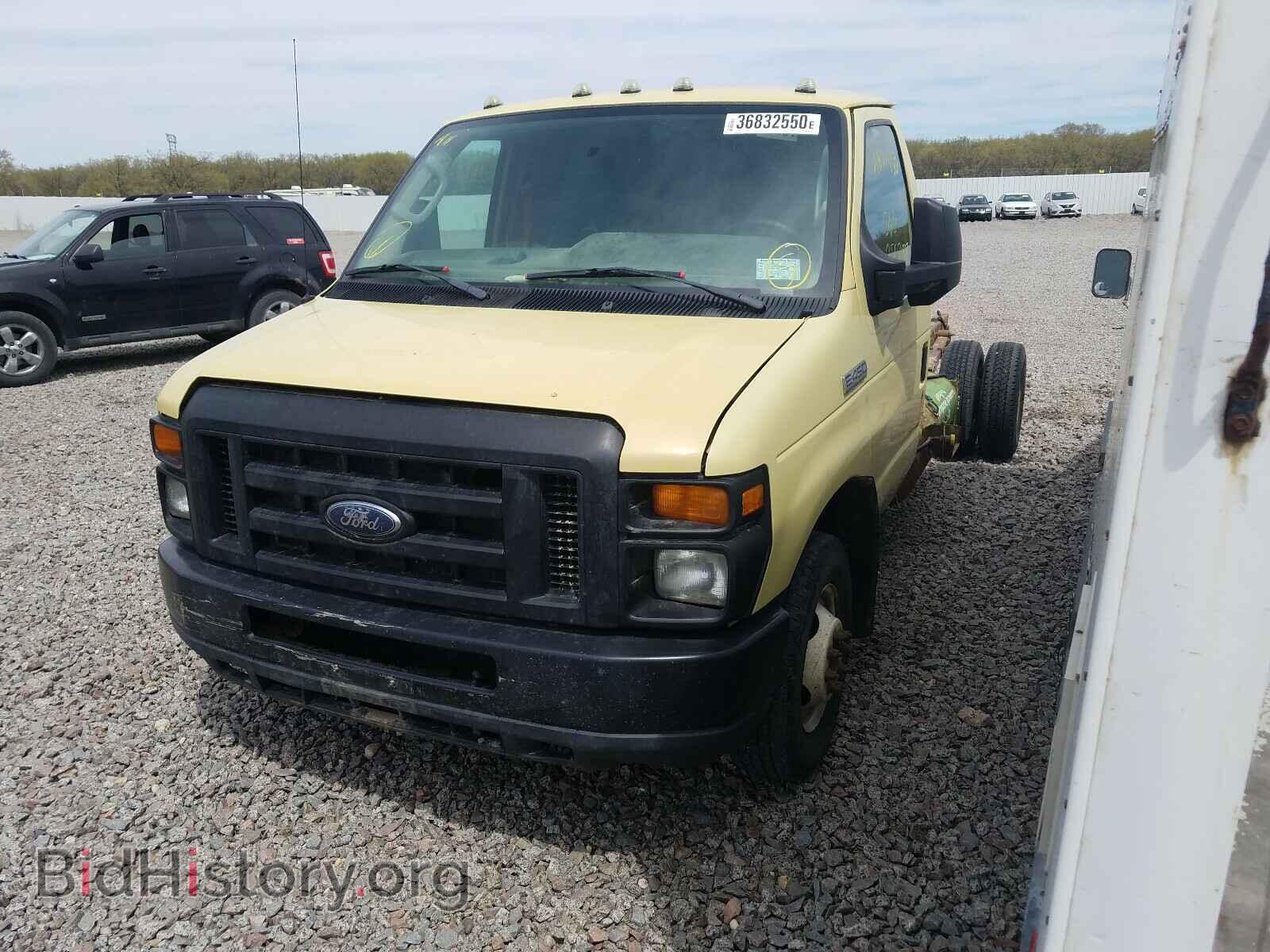 2011 FORD ECONOLINE - VIN: 1FDXE4FL2BDA30231 - Фото 2