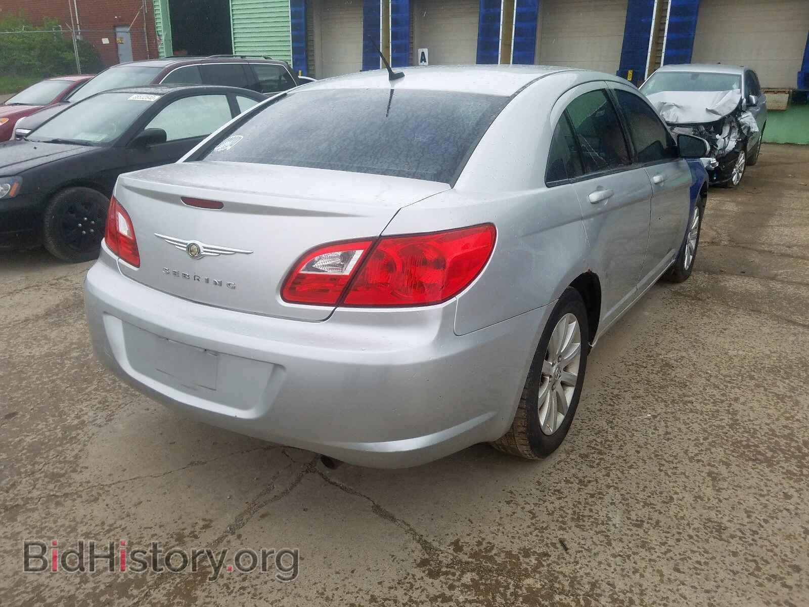 2010 CHRYSLER SEBRING - VIN: 1C3CC5FB1AN220329 - Фото 4