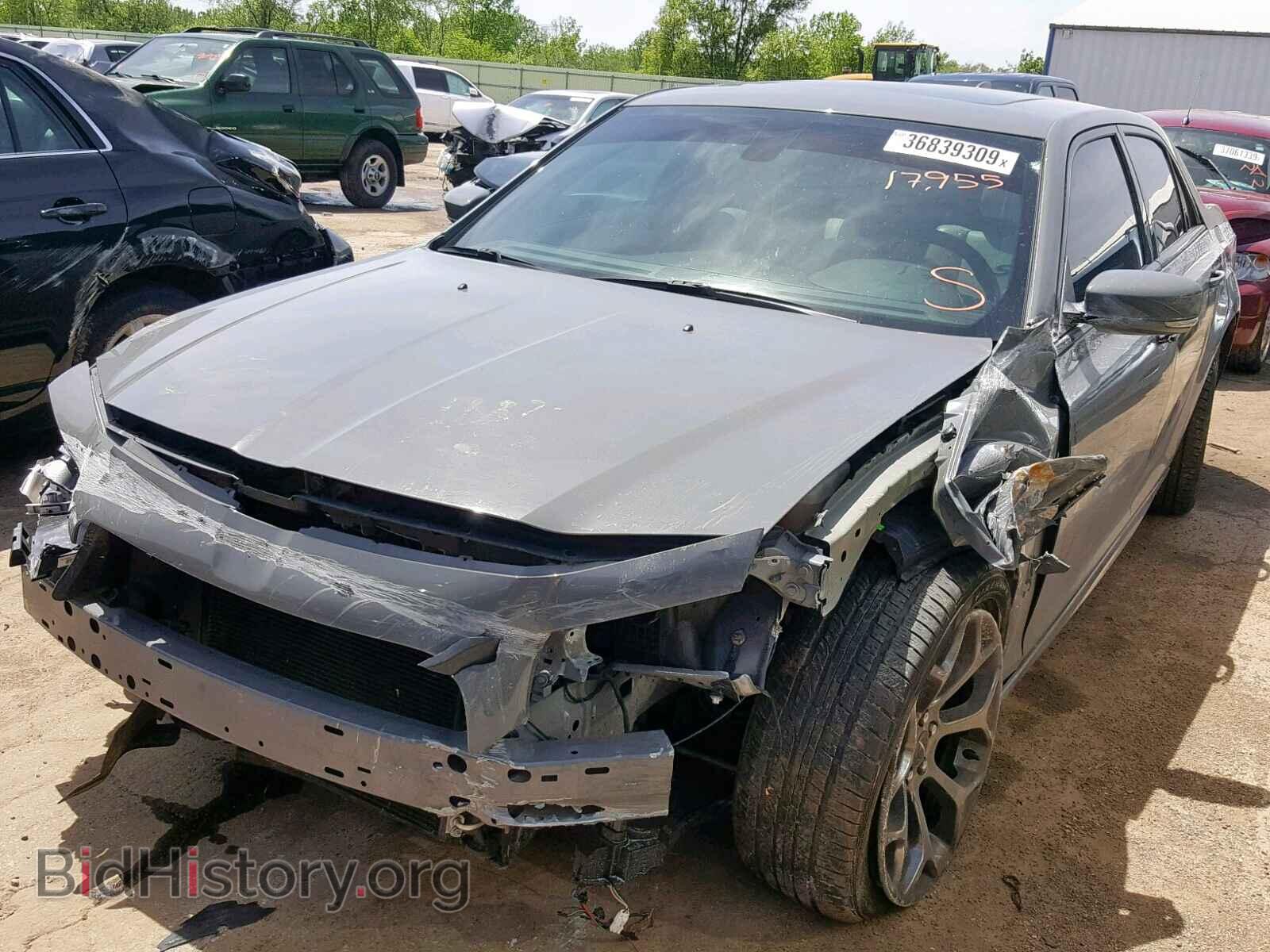 2017 CHRYSLER 300 - VIN: 2C3CCABT1HH526828 - Фото 2