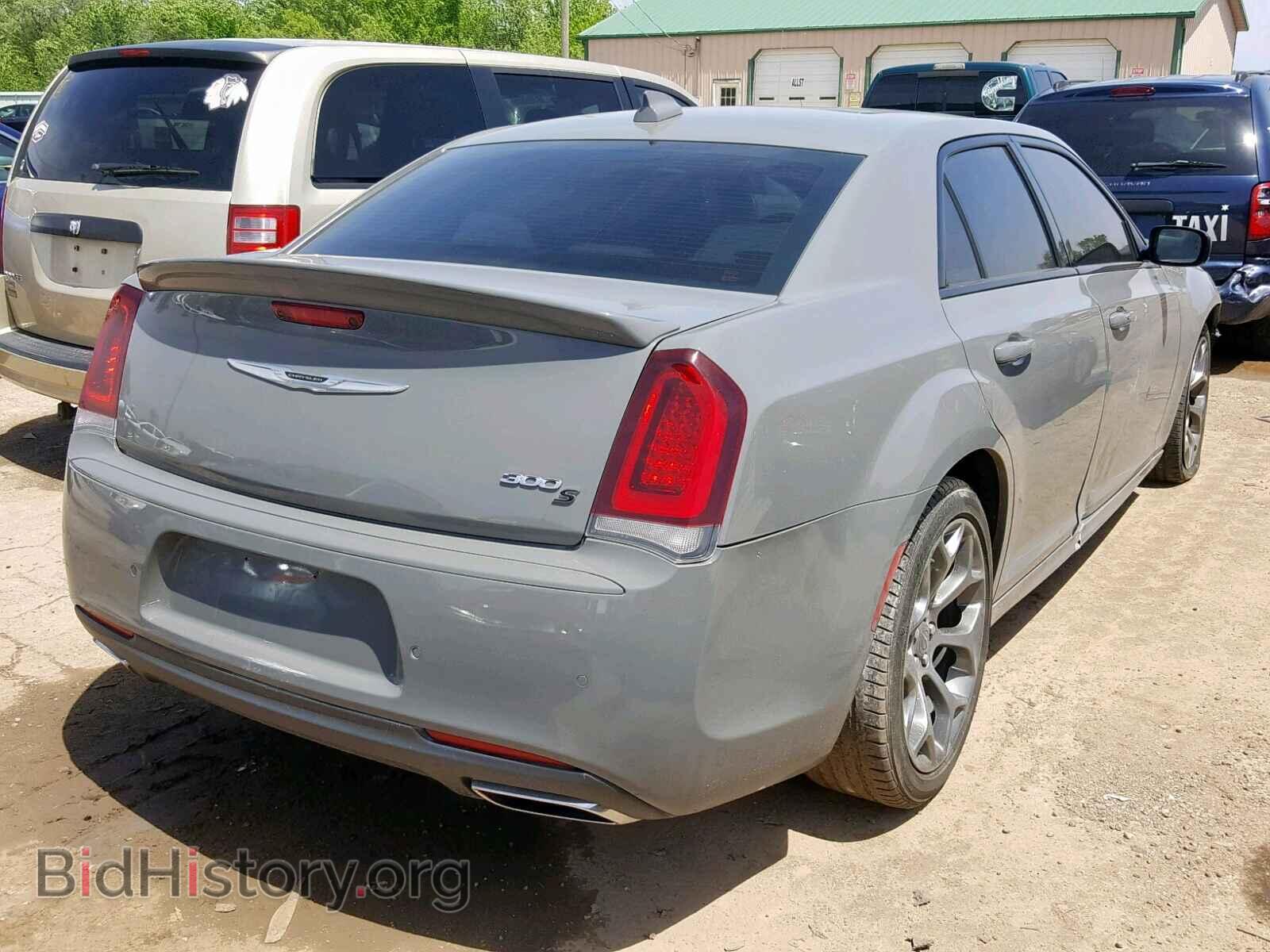2017 CHRYSLER 300 - VIN: 2C3CCABT1HH526828 - Фото 4