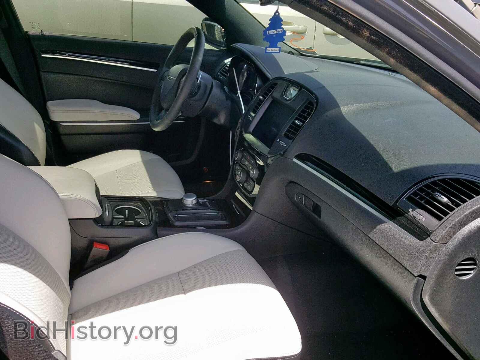 2017 CHRYSLER 300 - VIN: 2C3CCABT1HH526828 - Фото 5