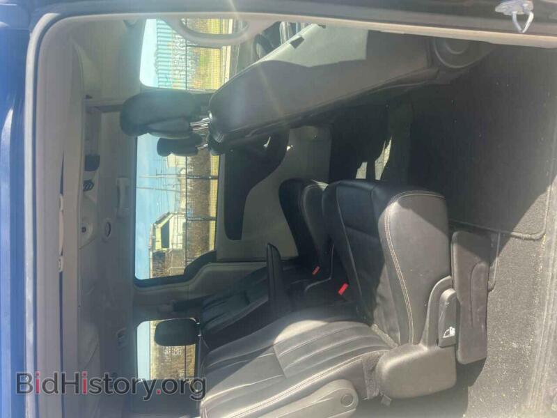 2016 Chrysler MINIVAN (VIN 2C4RC1BG0GR148728) — photo 6 of 10