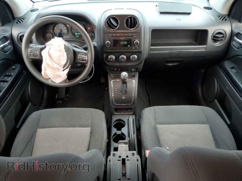 2011 Jeep COMPASS (VIN 1J4NT1FA4BD248731) — photo 8 of 13