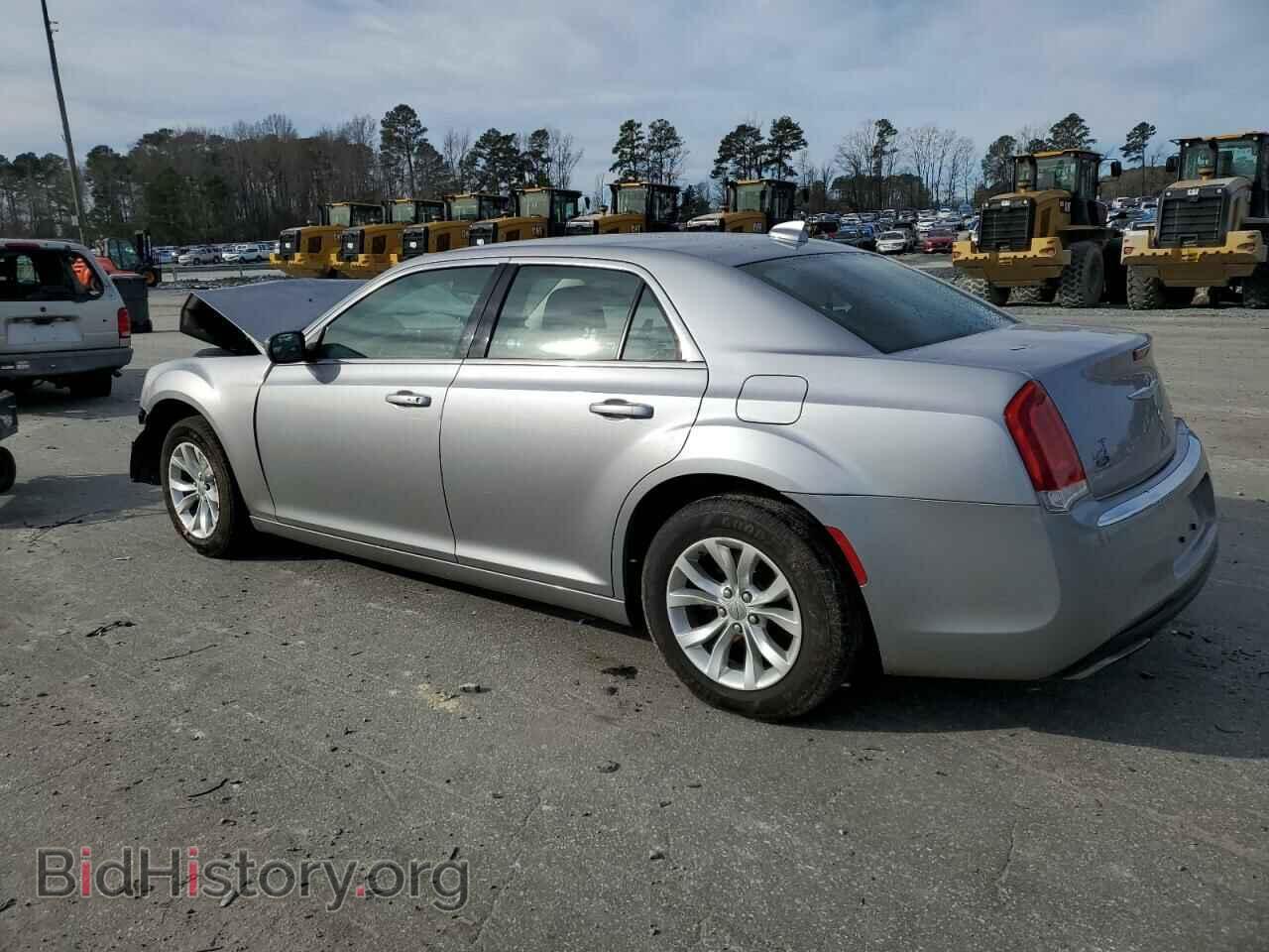 2016 CHRYSLER 300 - VIN: 2C3CCAAG2GH207585 - Фото 2