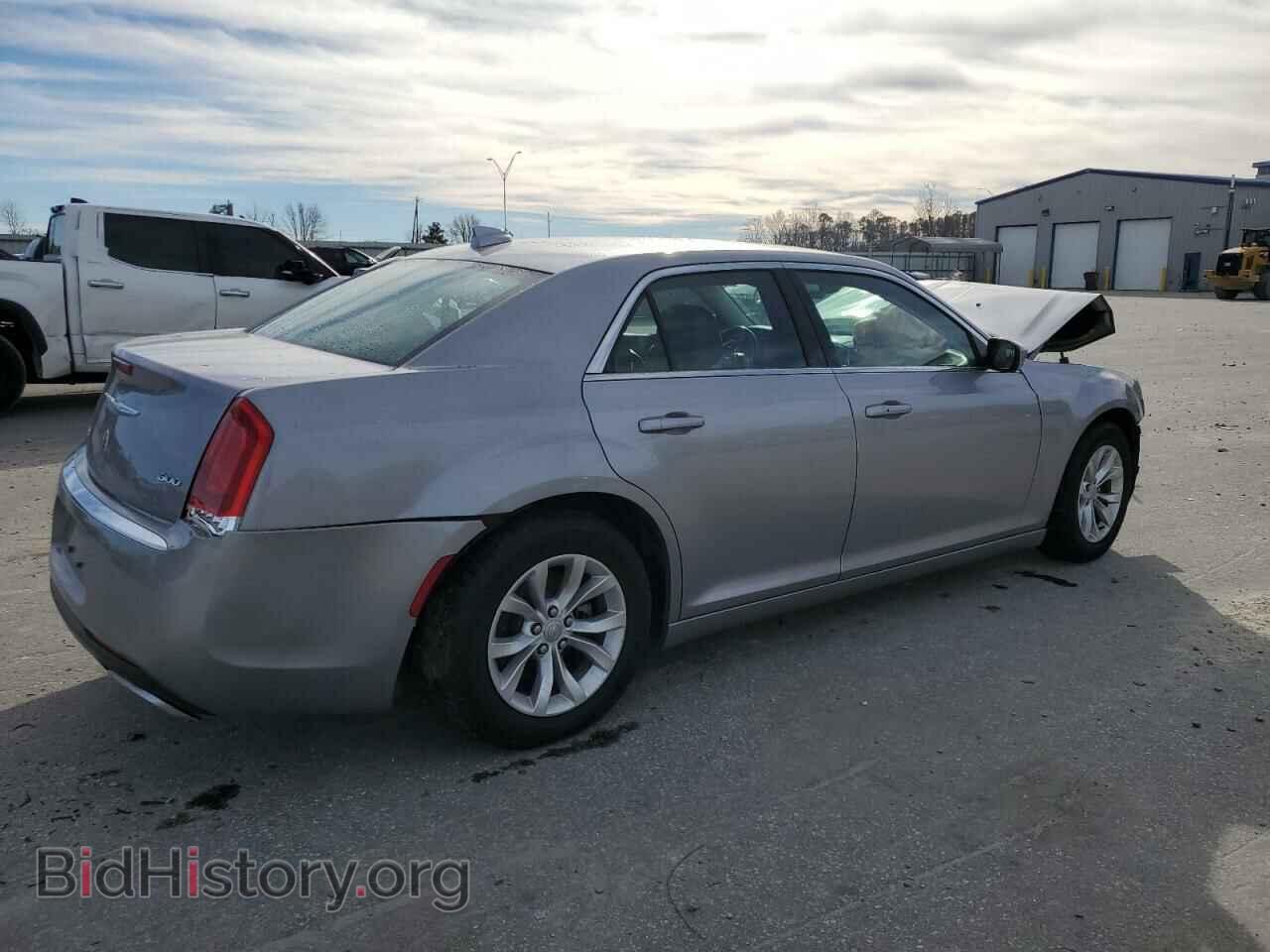 2016 CHRYSLER 300 - VIN: 2C3CCAAG2GH207585 - Фото 3